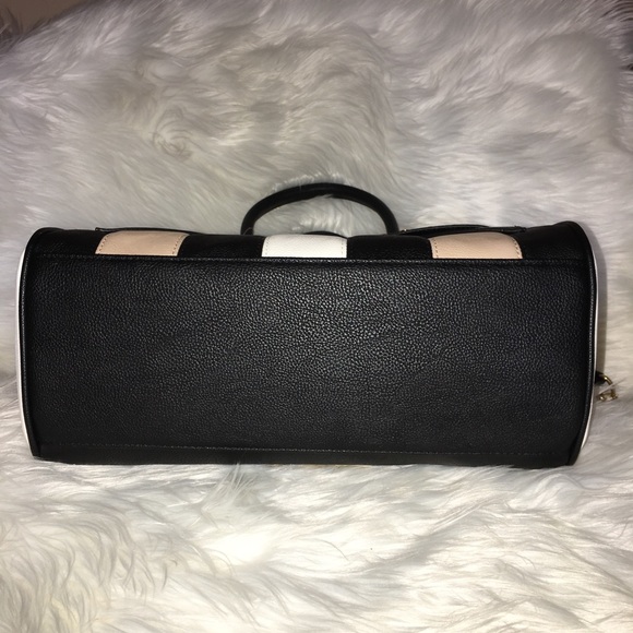 ❤️ SOLD !!!! ❤️  Betsey Johnson Bow - Picture 7 of 8